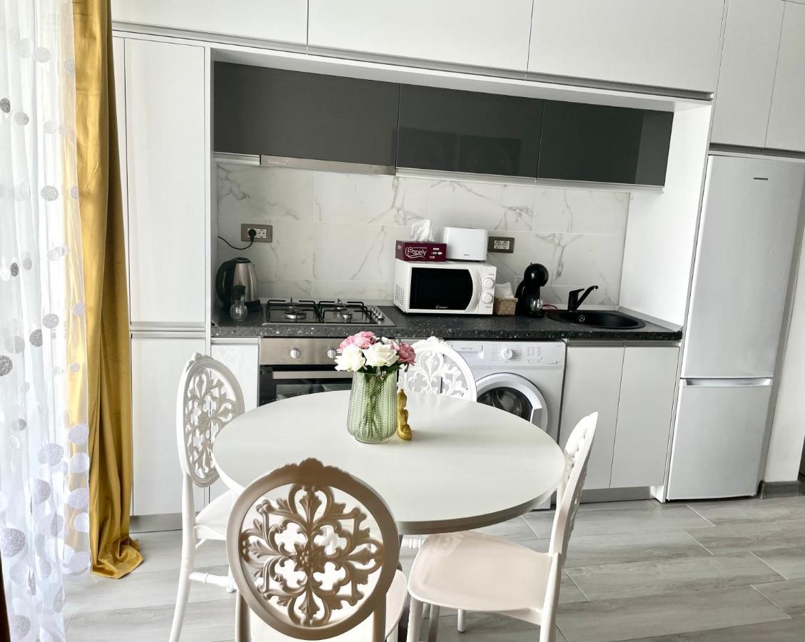 Apartament Dominic 2 Beds 1 Sofa Parking Pool Apartament By Alezzi Nord10 Năvodari Zewnętrze zdjęcie